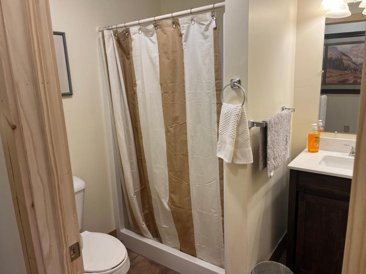 Creekside Downtown Vacation Suites, Only Adults 25 Or Older Buffalo Exterior foto